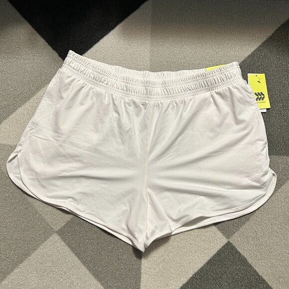 NWT All in Motion Cream Soft Stretch Shorts Women's Size L - Picture 1 of 9